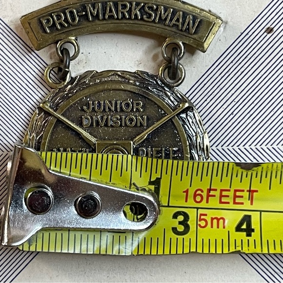 National Rifle Association junior classification pro-marksman pin and bar - Picture 7 of 7